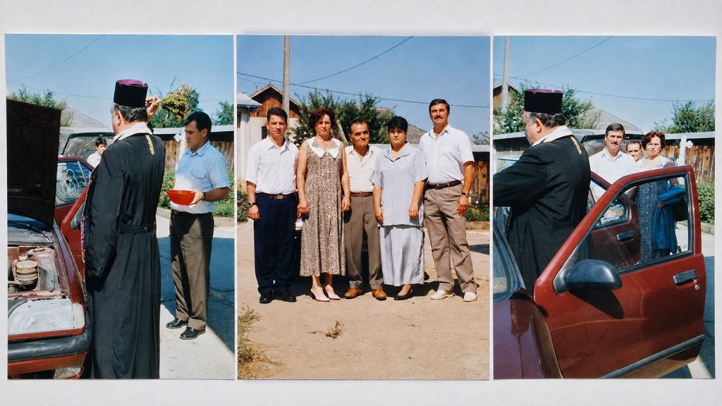 Benedizione della nostra automobile durante un viaggio in Romania, negli anni in cui progettavamo di tornare a vivere in Romania.