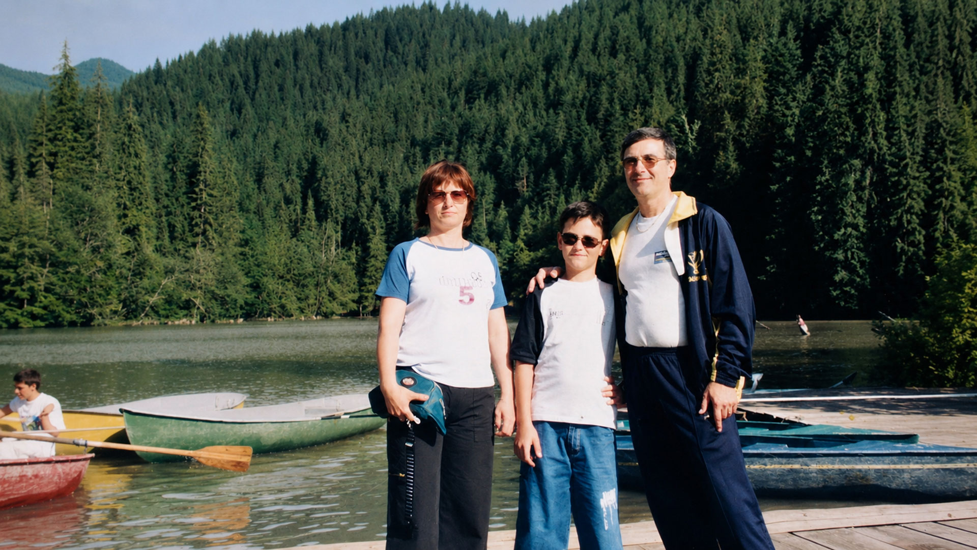 Tornare a vivere in Romania: la nostra famiglia durante una vacanza estiva in Romania nei primi anni Duemila.